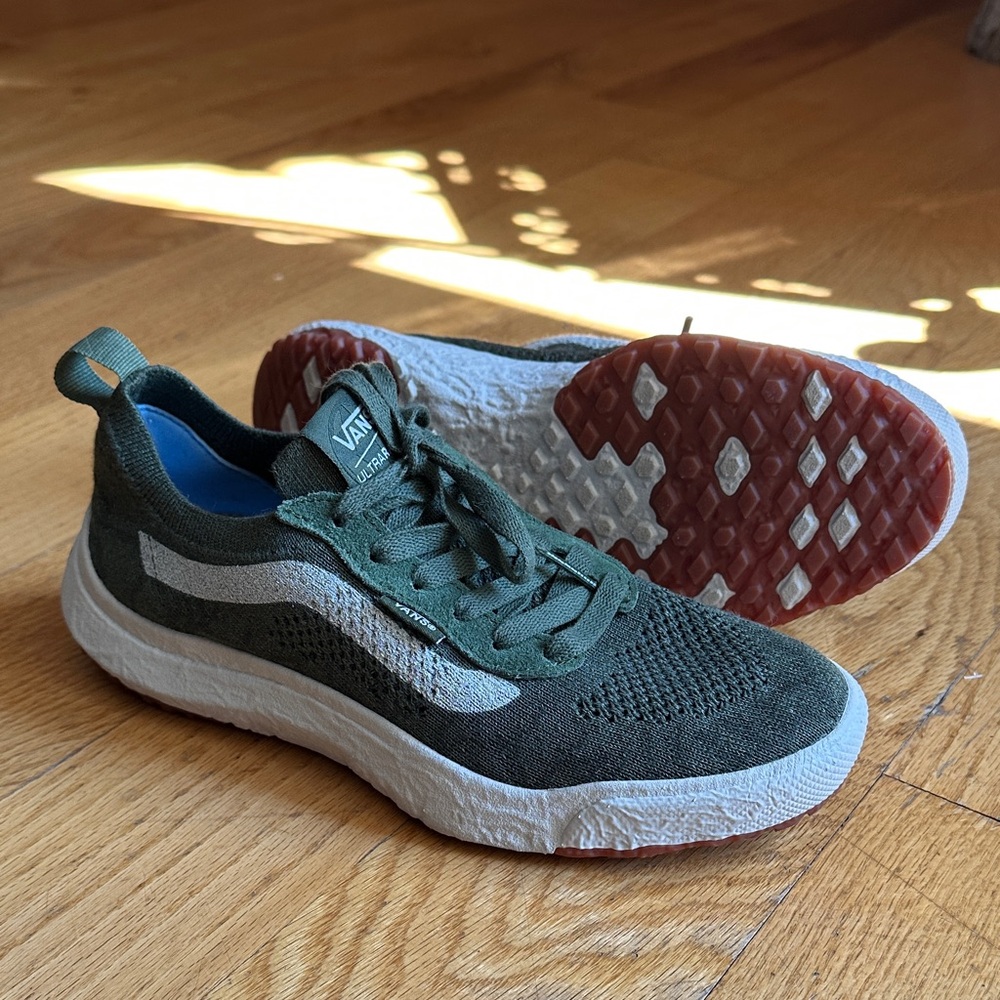 Eco Sole Vans Olive Green Sneakers with White Sole
